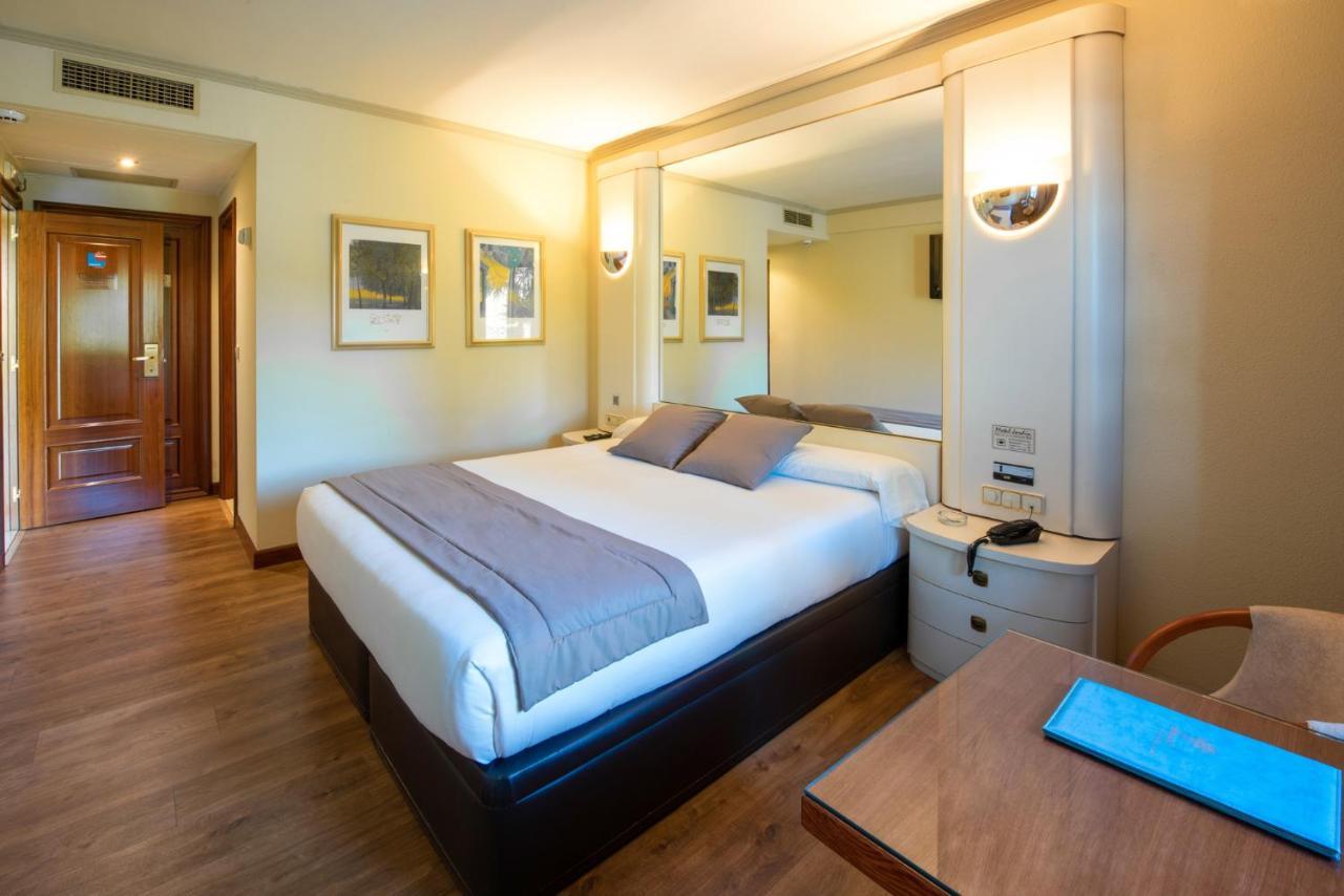 Motel Jardin Oleiros Extérieur photo