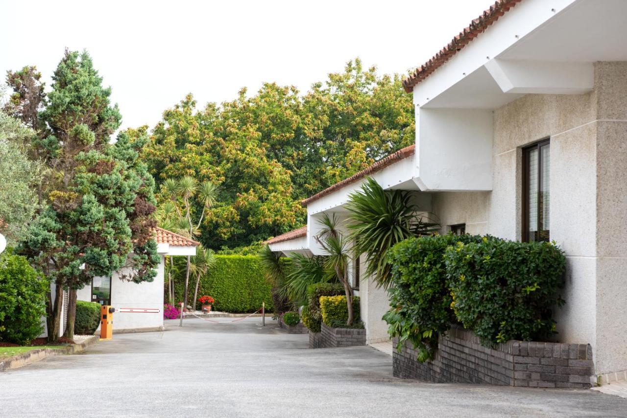 Motel Jardin Oleiros Extérieur photo