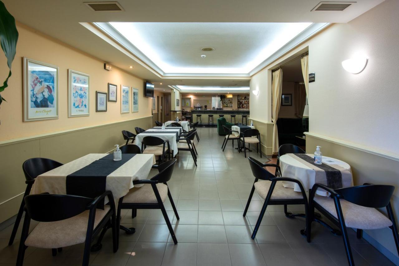 Motel Jardin Oleiros Extérieur photo