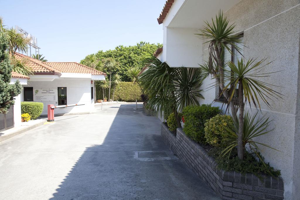 Motel Jardin Oleiros Extérieur photo