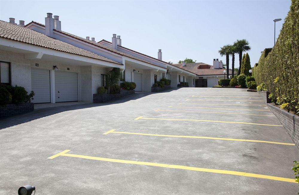 Motel Jardin Oleiros Extérieur photo