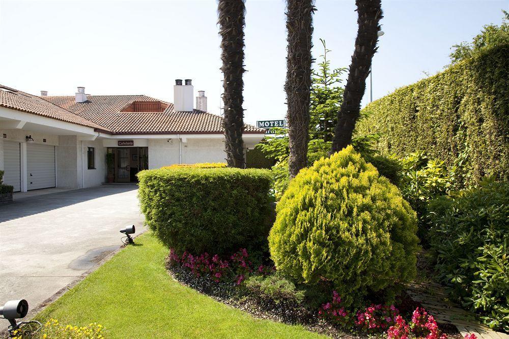 Motel Jardin Oleiros Extérieur photo