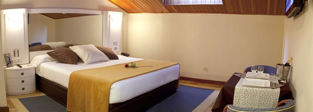 Motel Jardin Oleiros Extérieur photo