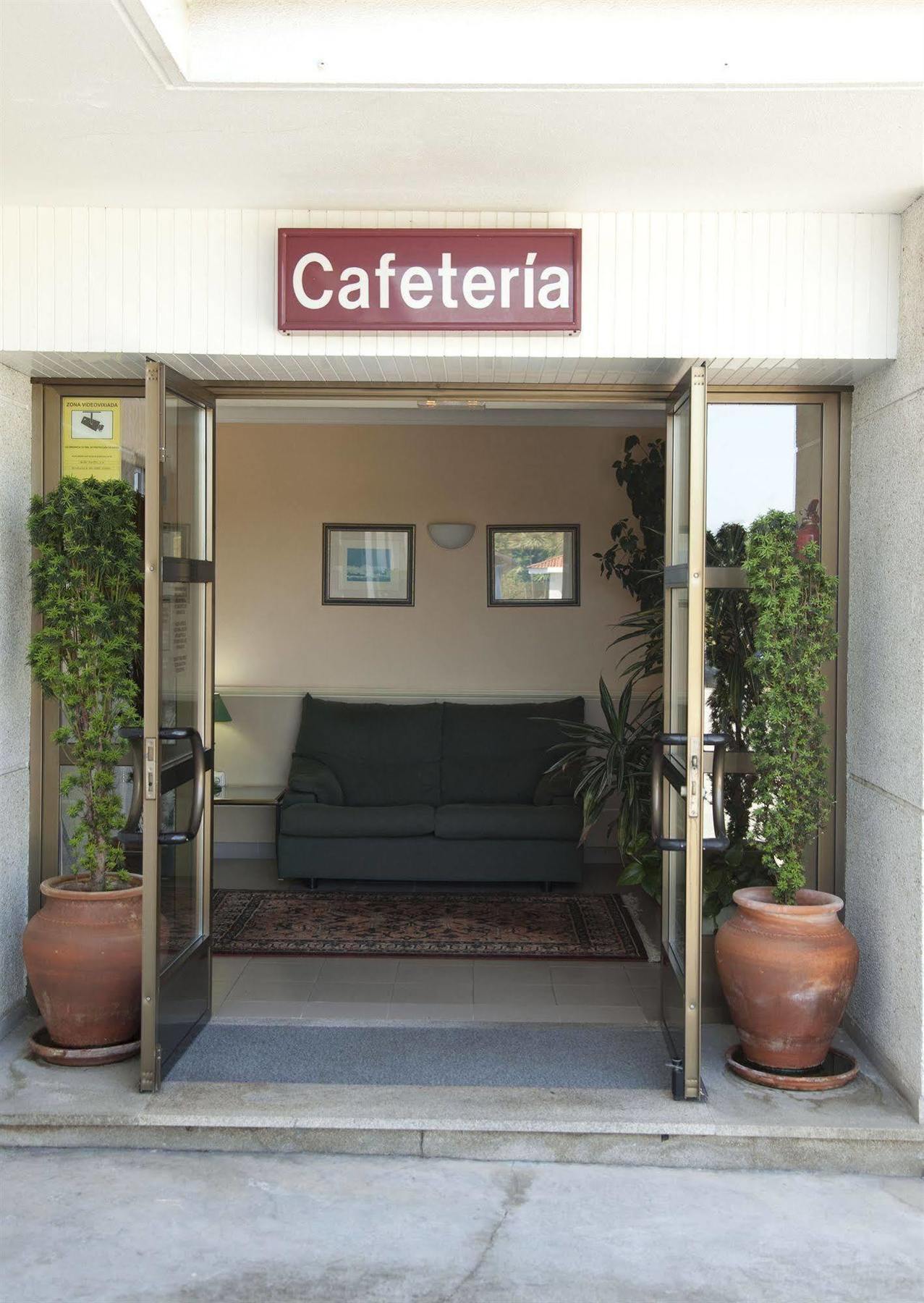 Motel Jardin Oleiros Extérieur photo