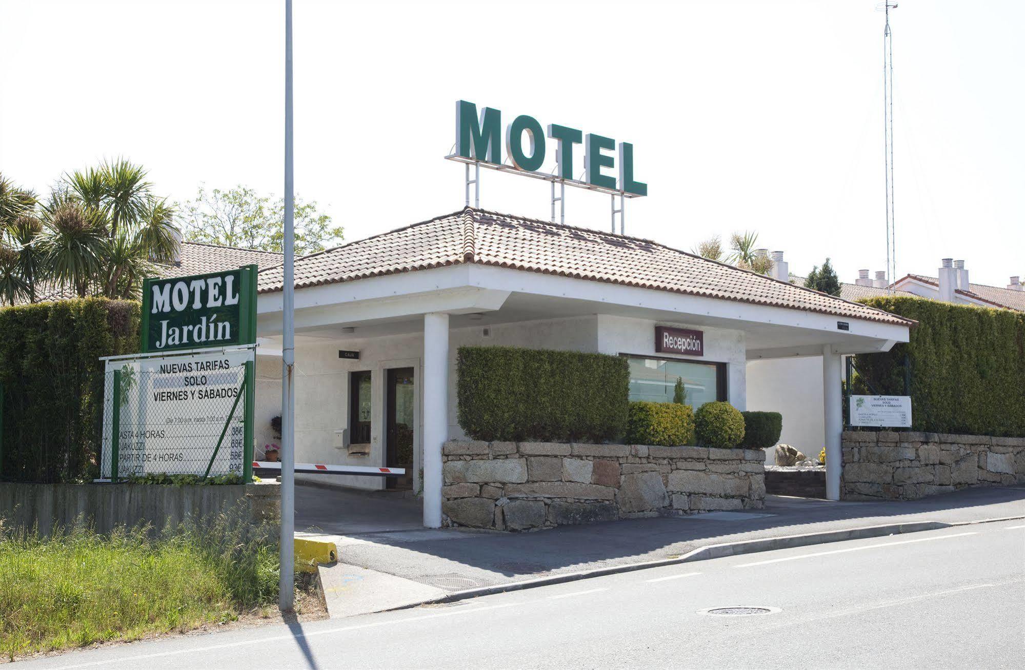 Motel Jardin Oleiros Extérieur photo