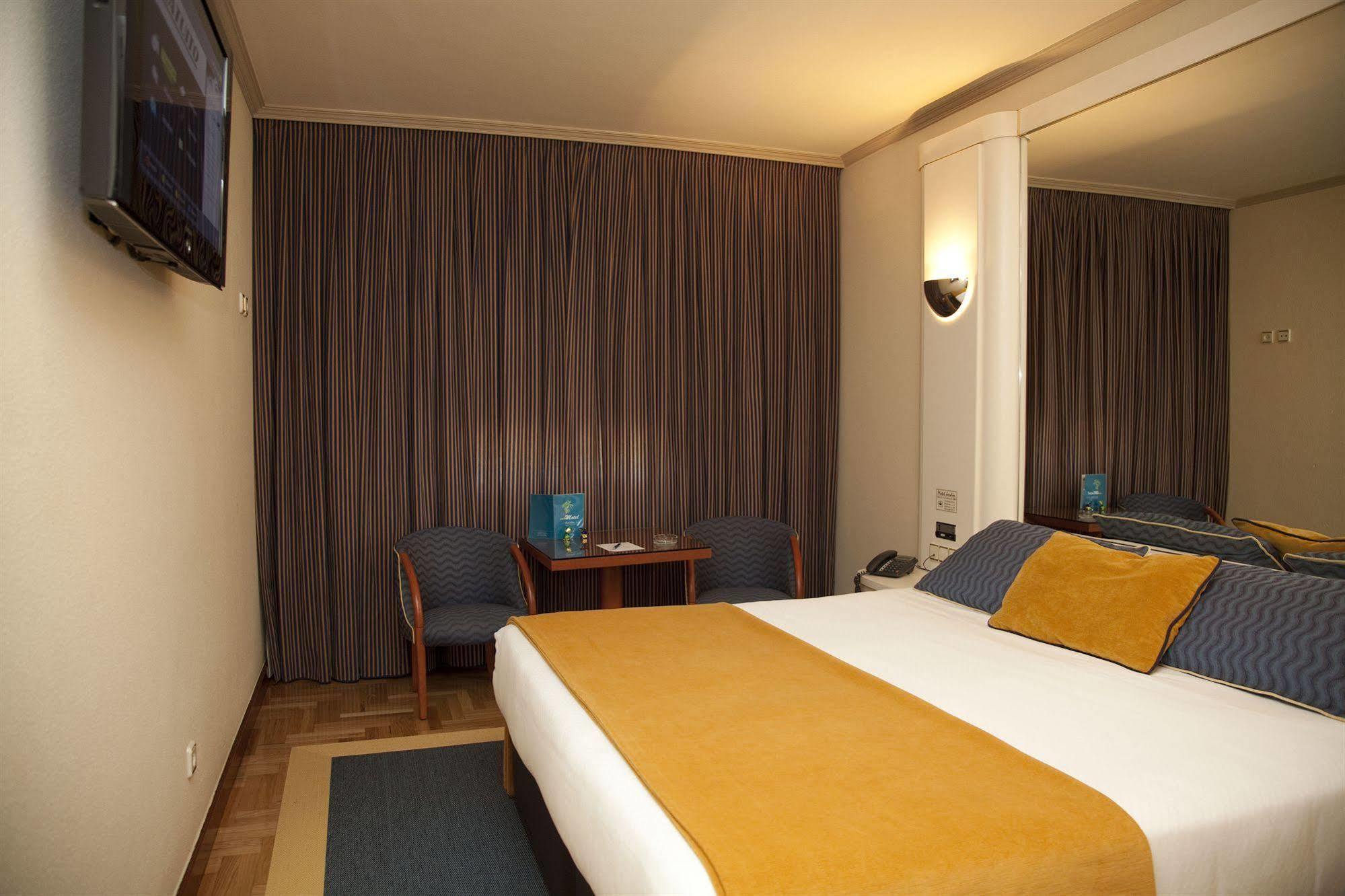 Motel Jardin Oleiros Extérieur photo