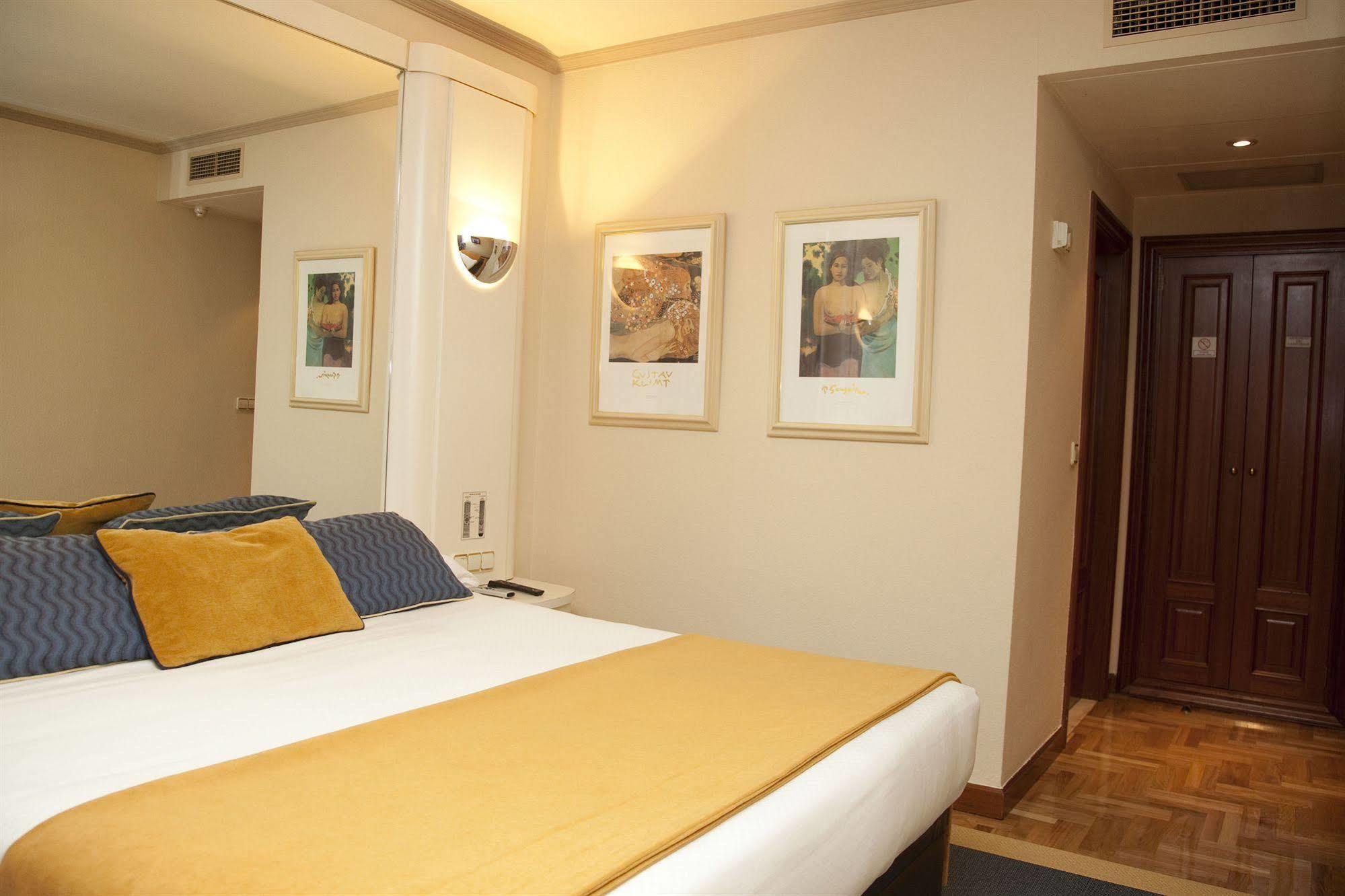 Motel Jardin Oleiros Extérieur photo